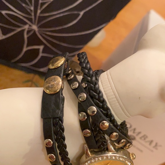 Leather wrap watch bracelet Gold face w/rhinestone - Picture 2 of 9